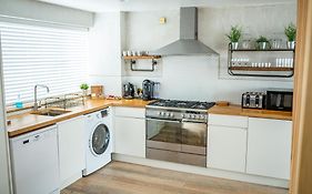 Boutique-Style Apartment In Heart Of Brighton Lanes